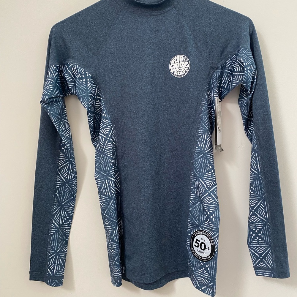 BNWT Rip Curl Blue Long Sleeve Rash Guard